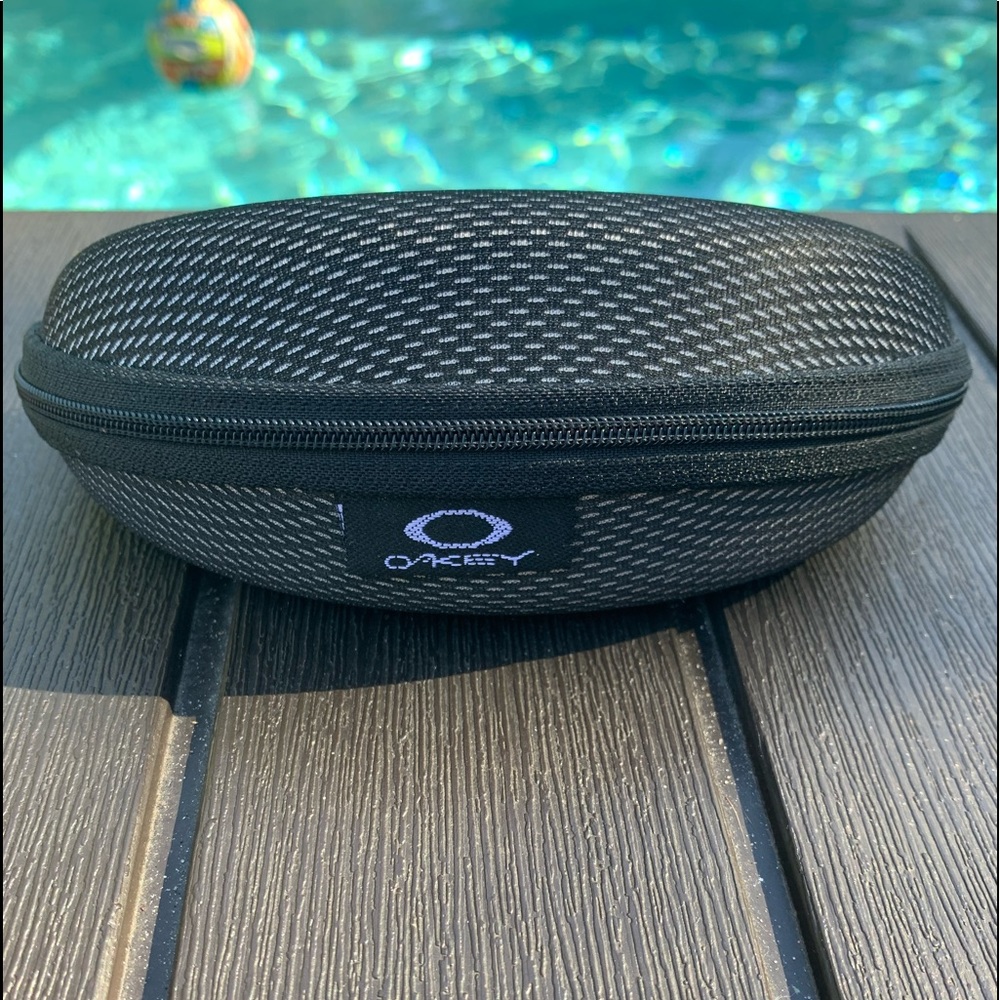 Oakley’s sunglass hard carrying case